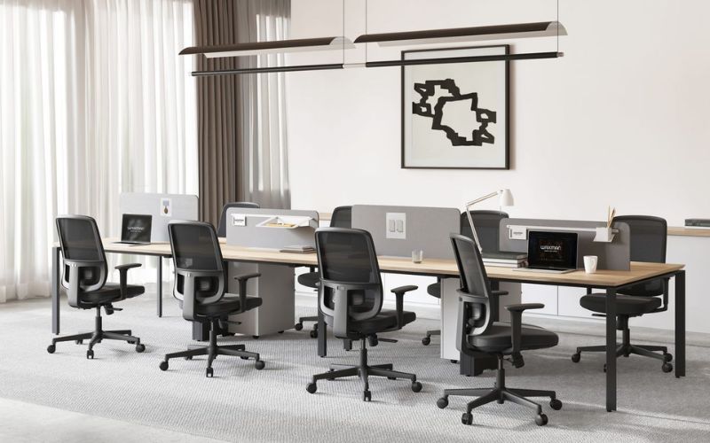 Bàn chân sắt được sử dụng để làm việc 