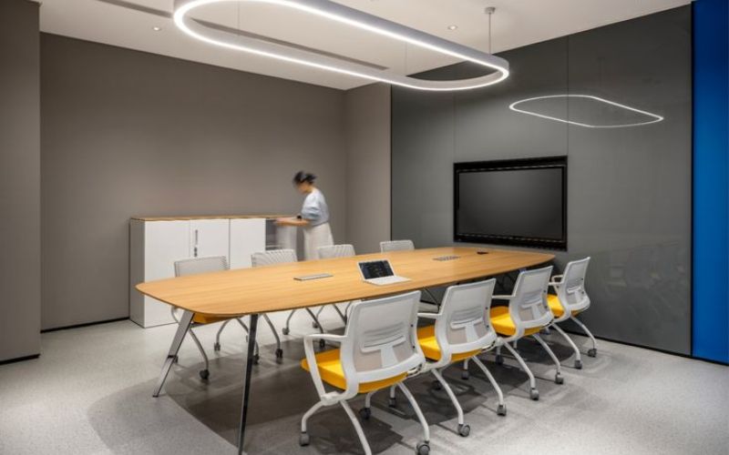 Bàn ghế phòng họp màu xám ghi 
